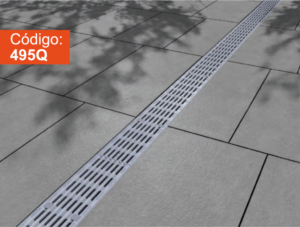 Trinchera longitudinal de plástico gris para instalación hidráulica